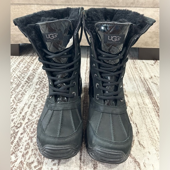 W. Adirondack II Quilted Ugg Womens Boots Size: 7.5 USA - Picture 1 of 5